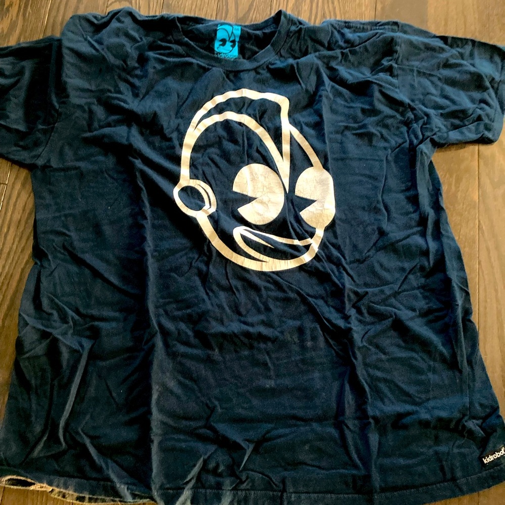 Kid robot XXL tshirt worn